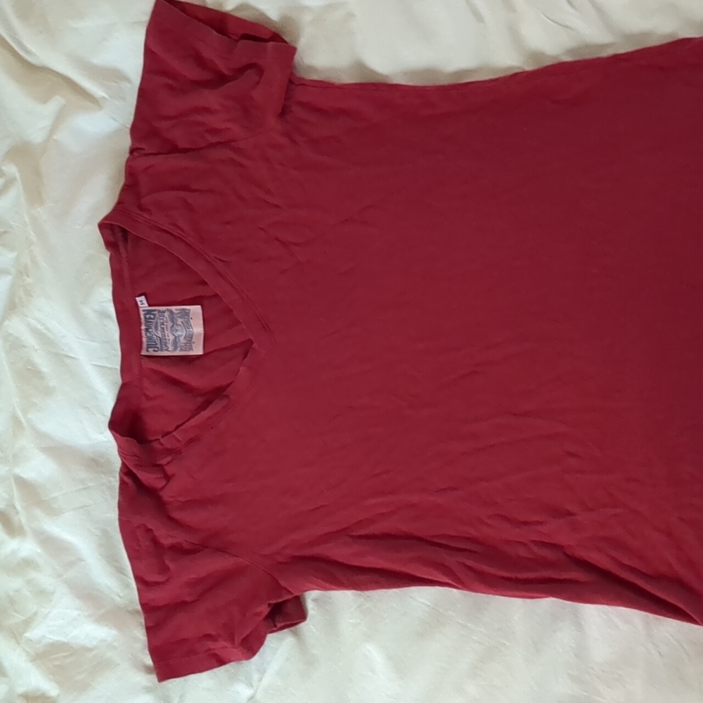 Jungmaven Paige Vee Neck Tee 🍒 ♥️